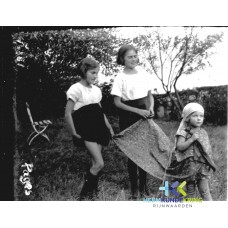 Kleine Koningin met Pages 1932 F00000946